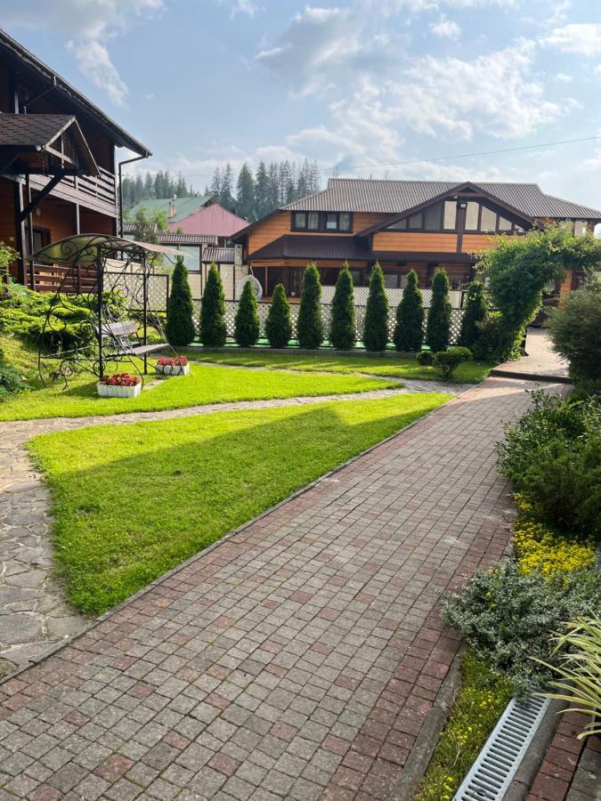 Central Courtyard Славське Екстер'єр фото
